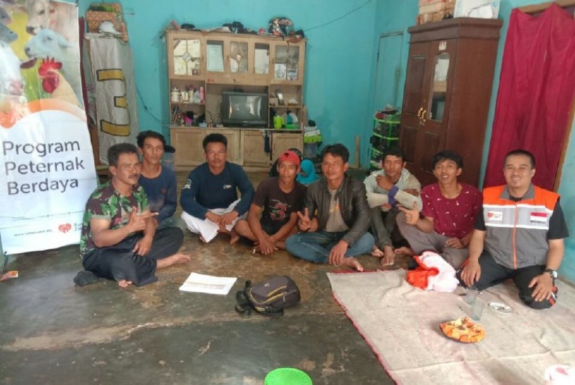 Pertemuan rutin penerima manfaat Rumah Zakat di Garut.