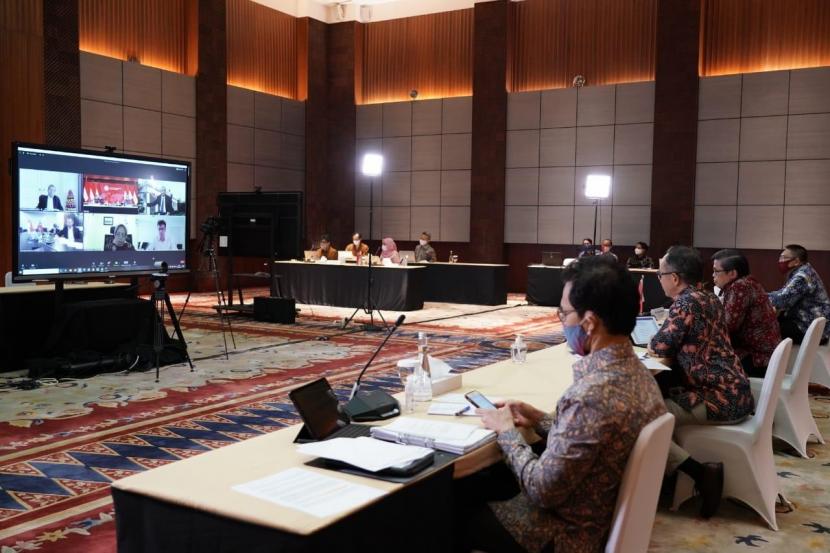 Pertemuan semi virtual RI - Norwegia dalam perkuat kemitraan bagi pengurangan emisi gas rumah kaca atau Reducing Greenhouse Gas Emissions from Deforestation and Forest Degradation, REDD+, Jakarta, Kamis (2/7).