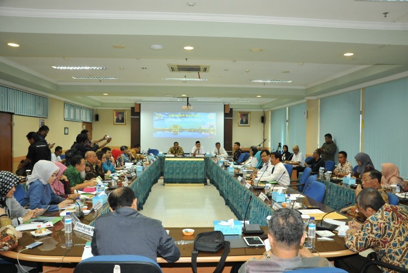Pertemuan Tim Kunspek Komisi IX DPR RI dengan Fakultas Kedokteran Universitas Airlangga.