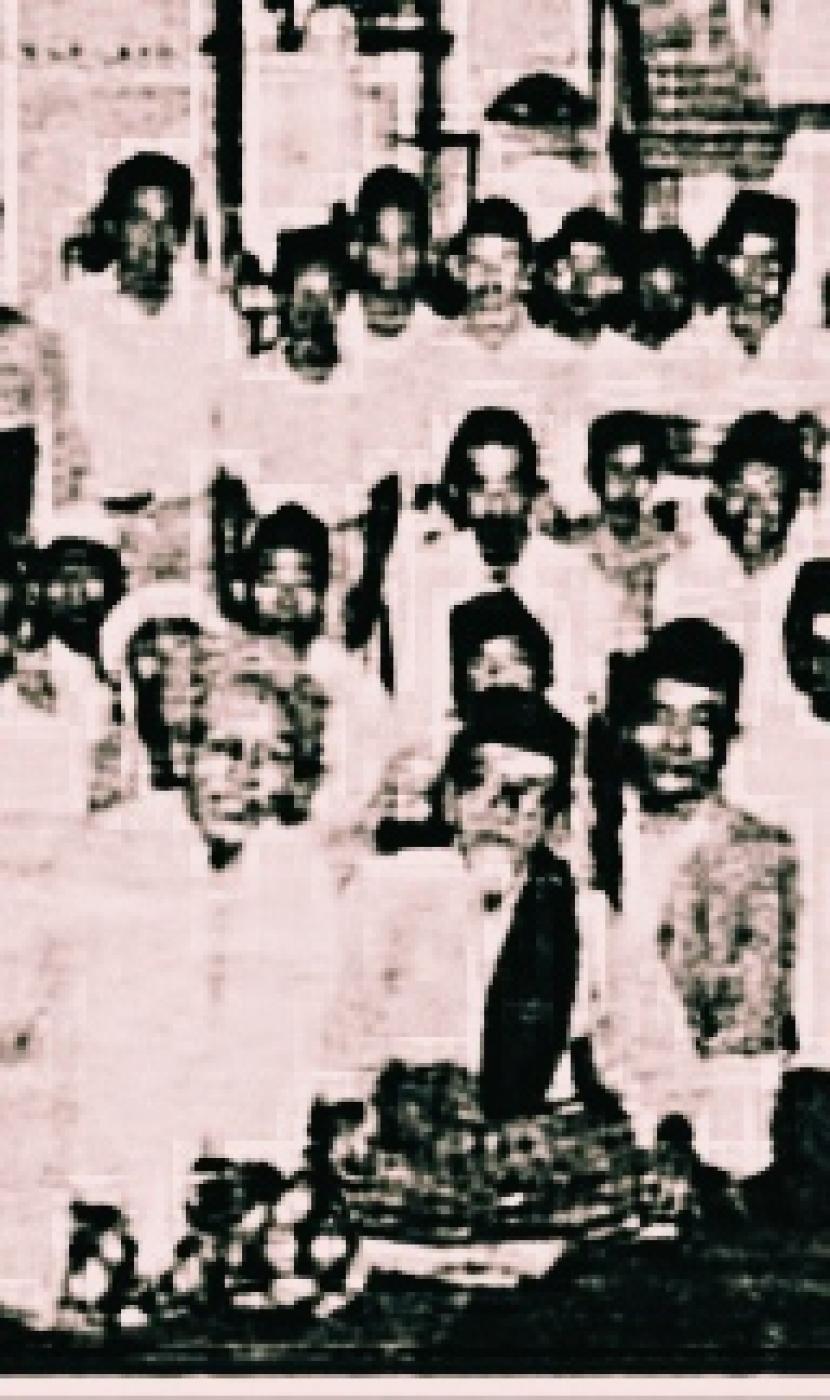 Pertemuan ulama seluruh Jakarta Raya tahun 1952 di masjid Matraman, Jakarta Pusat untuk menyamakan langkah menghadapi atheisme. Dalam foto tampak di depan dari kiri Guru Mansur Jembatan Lima, Haji Agus Salim, Ali Al Hamidy.