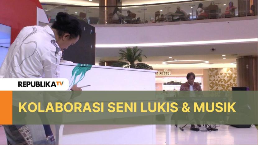 Pertunjukan seni yang unik bertajuk Harmoni Ruang Rupa dan Suara digelar di Pondok Indah Mall, Jakarta Selatan (16/8/2024).