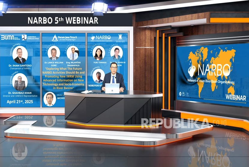 Perum Jasa Tirta II (PJT II) kembali menunjukkan kiprah aktifnya di tingkat internasional dengan berpartisipasi dalam Webinar Internasional Network of Asian River Basin Organizations (NARBO) ke-5. Acara ini diselenggarakan secara daring pada Senin (21/4/2025), dengan mengangkat tema Exploring What The Future NARBO Activities Should Be and Promoting New IWRM (Integrated Water Resources Management) Using Advanced Information on New Technology and Socio-Economy in River Basins.