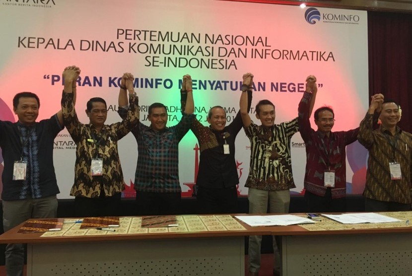 Perum LKBN Antara menyatakan komitmen mendukung tugas Dinas Komunikasi dan Informatika di berbagai daerah untuk tetap menjaga keutuhan Negara Kesatuan Republik Indonesia (NKRI) dan menyatukan berbagai komponen bangsa.