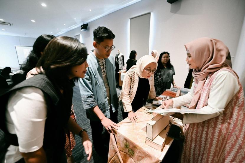 Peruri Digital Entrepreneur Academy Level III, yang merupakan pendampingan dan inkubasi bagi UMKM agar berhasil menembus pasar global.