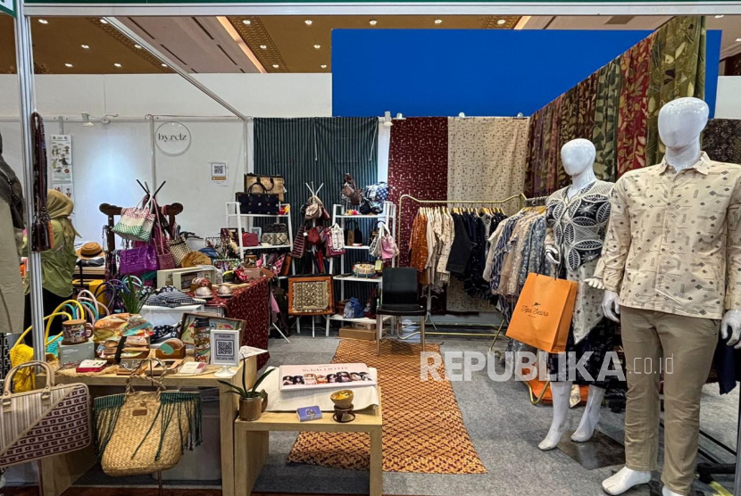 Peruri mengikutsertakan UMKM binaannya dalam pameran International Handicraft Trade Fair (INACRAFT) 2025. 