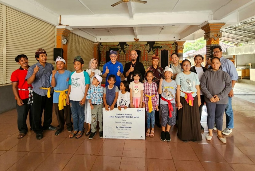 Perusahaan asuransi BRI Life milik BRI Grup memilih untuk menutup semarak rangkaian kegiatan hari ulang tahunnya ke-36 dengan menyalurkan donasi ke sejumlah panti asuhan yang tersebar di Jawa dan Bali.