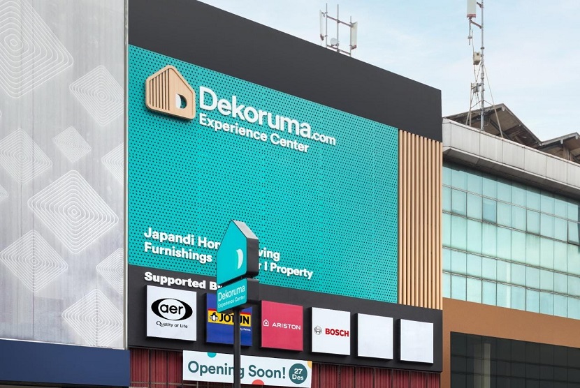 Perusahaan furnitur dan desain interior Dekoruma membuka toko Dekoruma Experience Center (DEC) baru di Arteri Pondok Indah, Kebayoran Lama, Jakarta Selatan, Senin (27/12). Dekoruma Experience Center  ini akan menjadi toko yang ke-8 setelah 7 Dekoruma Experience Center yang sudah ada sejauh ini.