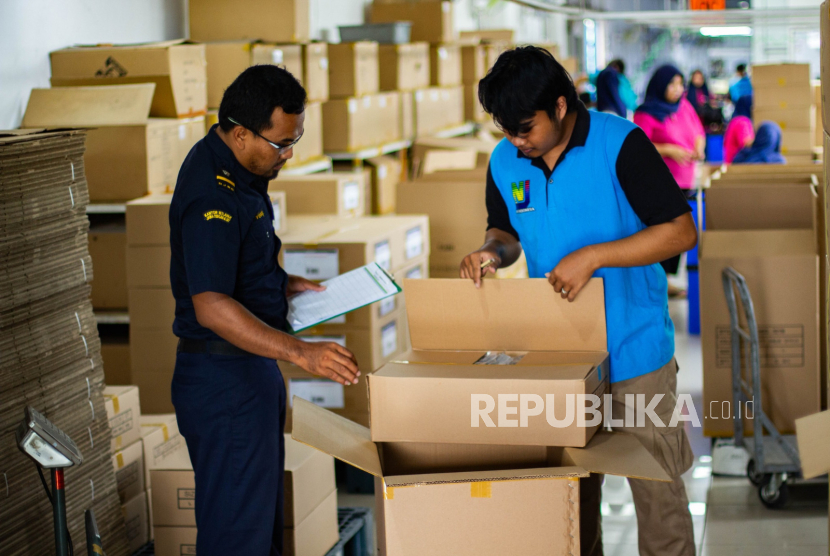 Perusahaan peneriman fasilitas KITE IKM, PT Natajaya BNH Indonesia mengekspor 4.012 sarung tangan ke Jepang. 