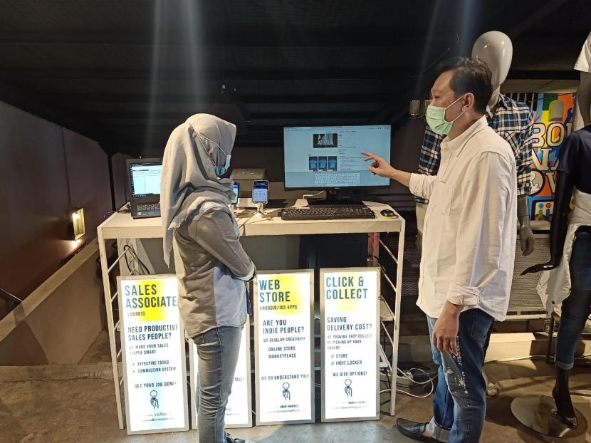 Perusahaan ritel digital asal Kota Bandung PT Indie Marketindo Ceria, menggelar soft opening toko 