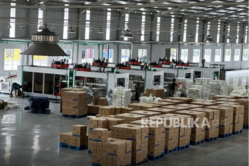 Perusahaan yang memperoleh fasilitas kawasan berikat Bea Cukai berhasil mengekspor karton pembungkus makanan ke pasar AS.