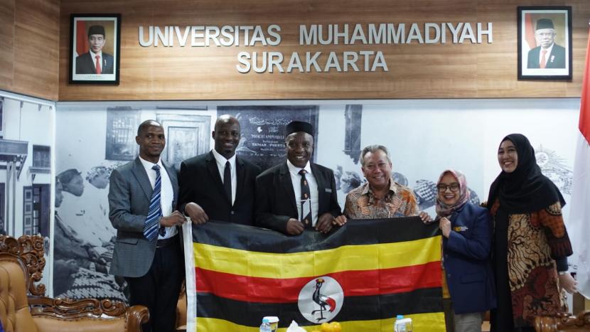 Perwakilan IUIU Uganda saat melakukan kunjungan ke UMS.