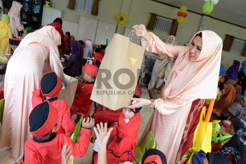 Lebaran Anak Yatim Di Pesantren Ar-Riyadh Bogor | Republika Online