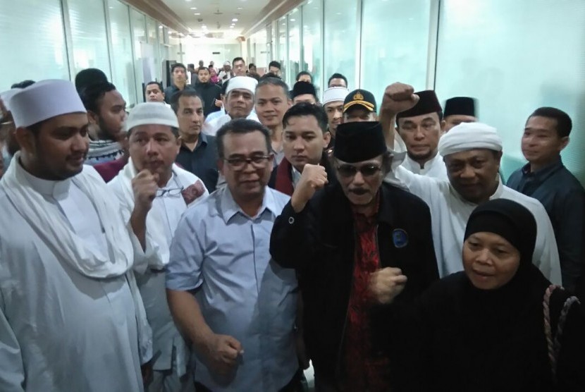 Perwakilan massa aksi menemui Komisi III DPR untuk menyampaikan aspirasi mereka, Selasa (21/2).