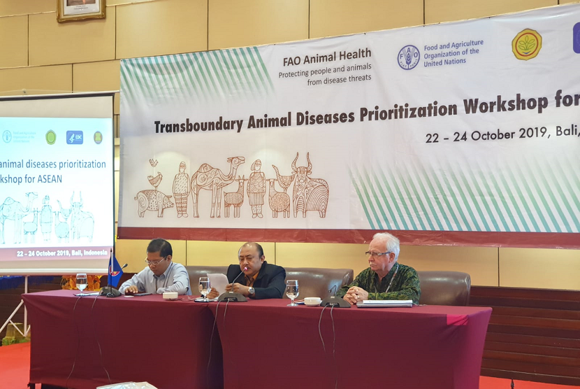 Perwakilan negara-negara anggota ASEAN berkumpul di Bali untuk membahas penyakit hewan yang akan menjadi prioritas untuk pengendalian dan penanggulangan di kawasan Asia Tenggara. 