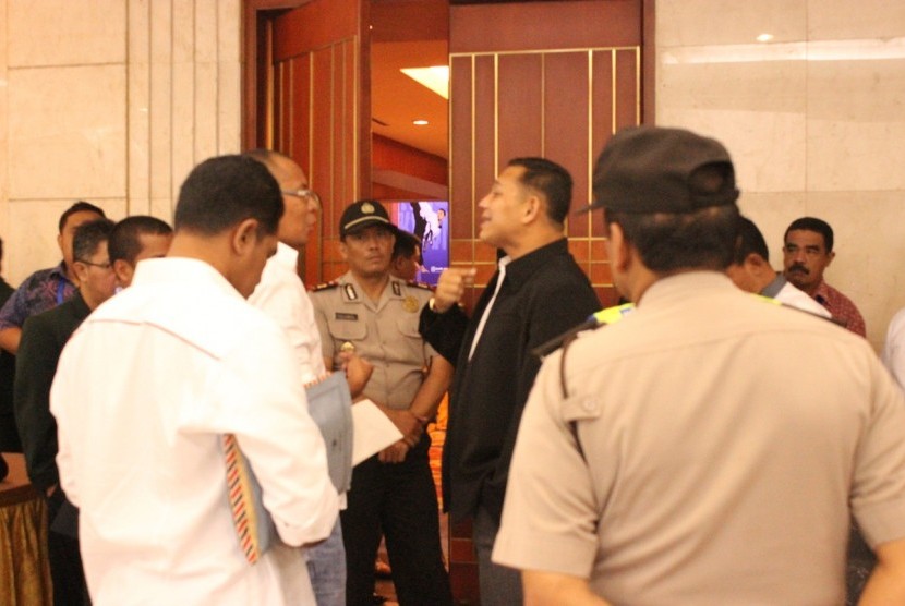   Perwakilan Pengprov Nusa Tenggara Timur,Sulawesi Barat,Maluku dan Papua tidak diperkenankan Masuk ketika Musyawarah Nasional Taekwondo Indonesia di Hotel Bidakara ,Jakarat 16-17 Februari 2015 . Buntut dari penolakkan itu Ke-empat Perwakilan Pengprov yang