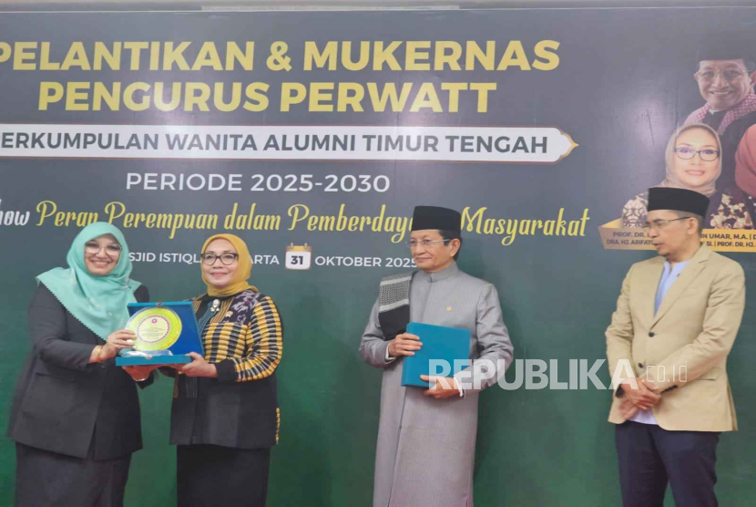 Prof Amany Lubis Dilantik Sebagai Ketua Umum Perkumpulan Wanita Alumni Timur Tengah