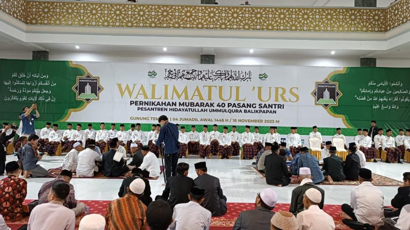 Pesantren Hidayatullah Balikpapan menggelar Pernikahan Mubarak 40 pasang santri atau tepatnya dai-daiyah muda Hidayatullah.