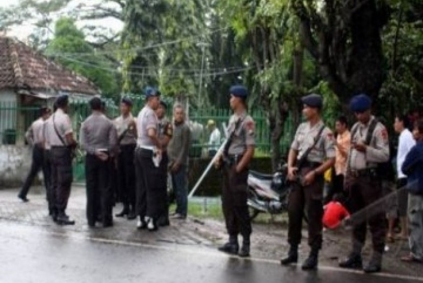 Pesantren YAPI mendapat penjagaan seusai insiden penyerangan pada Selasa (15/2)