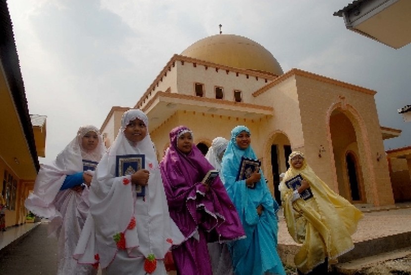 Pesantren Yatim Asy-Syafi'iyah di Jatiwaringin, Jakarta Timur.