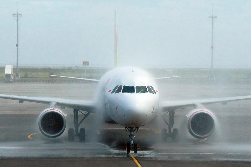 Maskapai penerbangan Nigeria telah membatalkan rencana untuk menghentikan penerbangan domestik mulai Senin (9/5/2022).