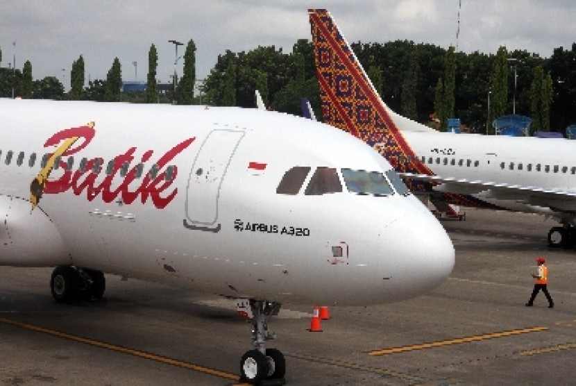 Penerbangan Batik Air ditunda karena faktor cuaca. Foto: Pesawat Batik Air (ilustrasi)