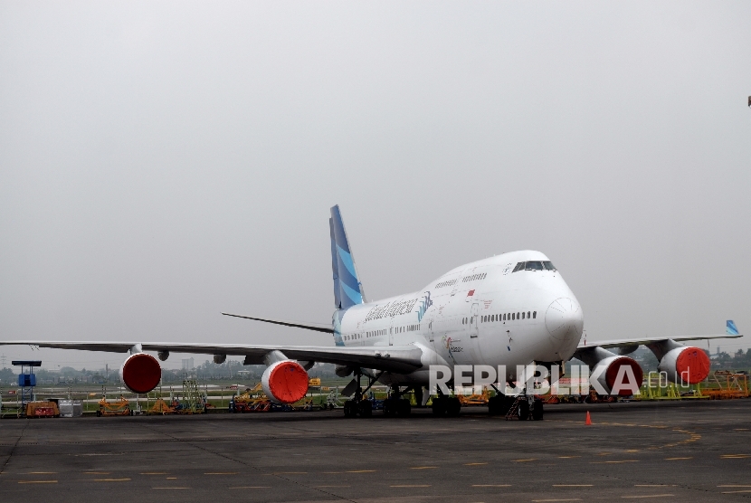 [ilustrasi] Pesawat Garuda Indonesia menunggu jadwal perawatan dan perubahan konfigurasi kursi penumpang di Hanggar Garuda Maintenance Facility (GMF) Bandara Soekarno Hatta, Banten, Ahad (23/7). 