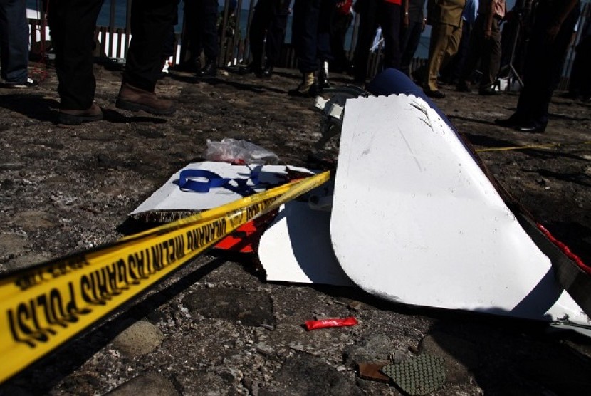 Pesawat Jatuh (Ilustrasi). Empat orang dinyatakan tewas saat pesawat jet tempur MiG-21 milik India jatuh di Hanumangarh, Rajasthan, pada Senin (8/5/2023), namun pilot dinyatakan selamat.