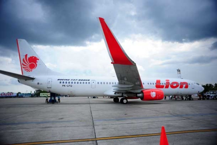 Pesawat Lion Air, (ilustrasi). Seiring menurunnya kasus Covid-19 kini kembali dibuka beberapa rute perjalanan domestik dan lintas negara dengan menggunakan pesawat terbang.