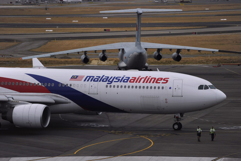 Pesawat Malaysia Airlines di Bandara Internasional Perth, Australia.