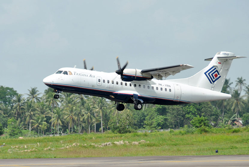 Pesawat maskapai Trigana Air. Maskapai penerbangan penumpang yang beroperasi di Kabupaten Jayawijaya, Provinsi Papua, memprediksi lonjakan balik pemudik akan terjadi pada 10 Mei 2022 ke atas.