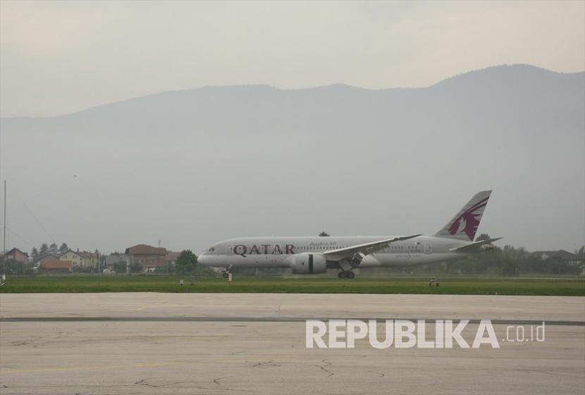 Pesawat milik Qatar Airways 