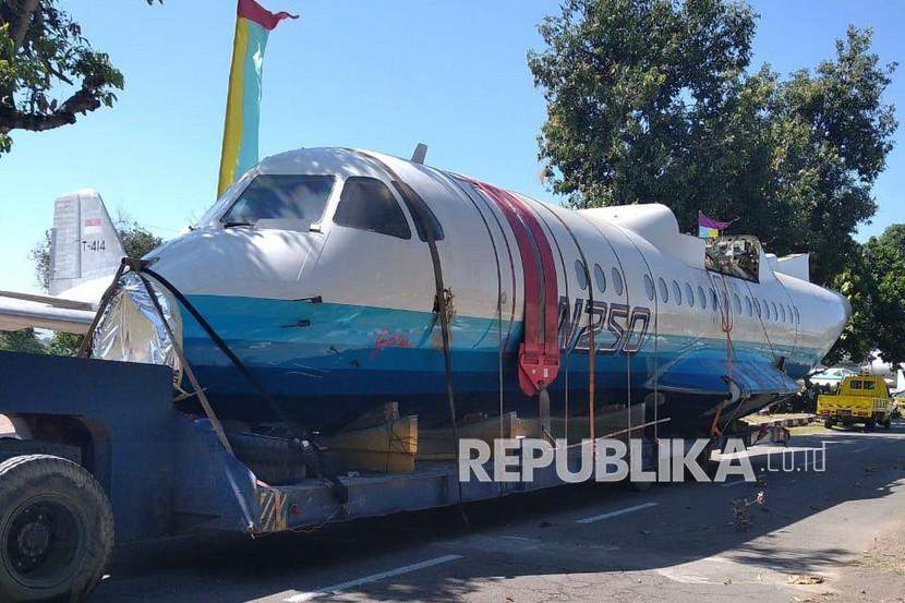 Pesawat N250 Gatot Kaca tiba ditempat peristirahatannya di Museum Pusat TNI AU Dirgantara Mandala, Yogyakarta, Jumat (21/8/2020).