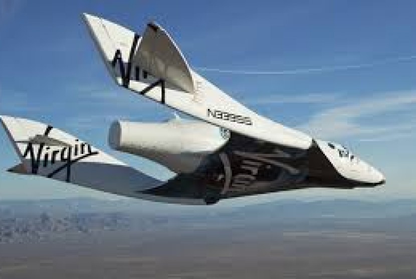 Pesawat ruang angkasa komersial Virgin Galactic. Maskapai penerbangan Virgin Galactic menunda peluncuran layanan penerbangan komersial pertama mereka ke luar angkasa sampai kuartal pertama 2023.