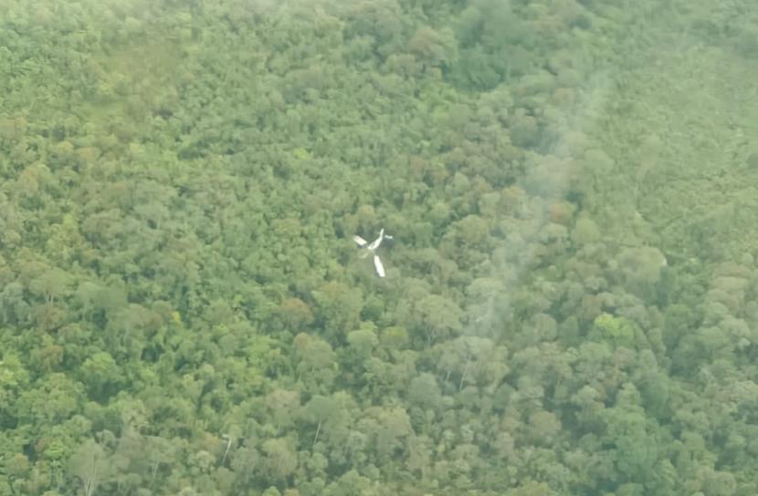 Pesawat Susi Air Jenis Pilatus Porter PK BVM Dayle Peter Hauzet beserta 6 penumpang pagi ini diduga mengalami kecelakaan di rute Timika - Duma.