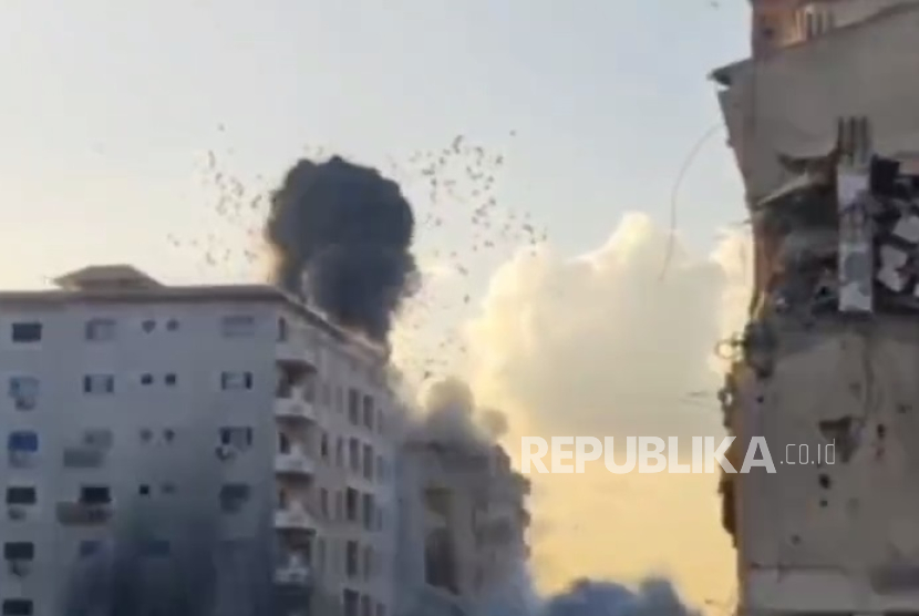 Pesawat tempur Israel menghancurkan gedung Al-Ru