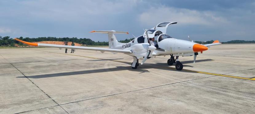 Pesawat tipe DA 62 menerobos masuk wilayah udara Indonesia dari Kuching menuju Senai di Malaysia.