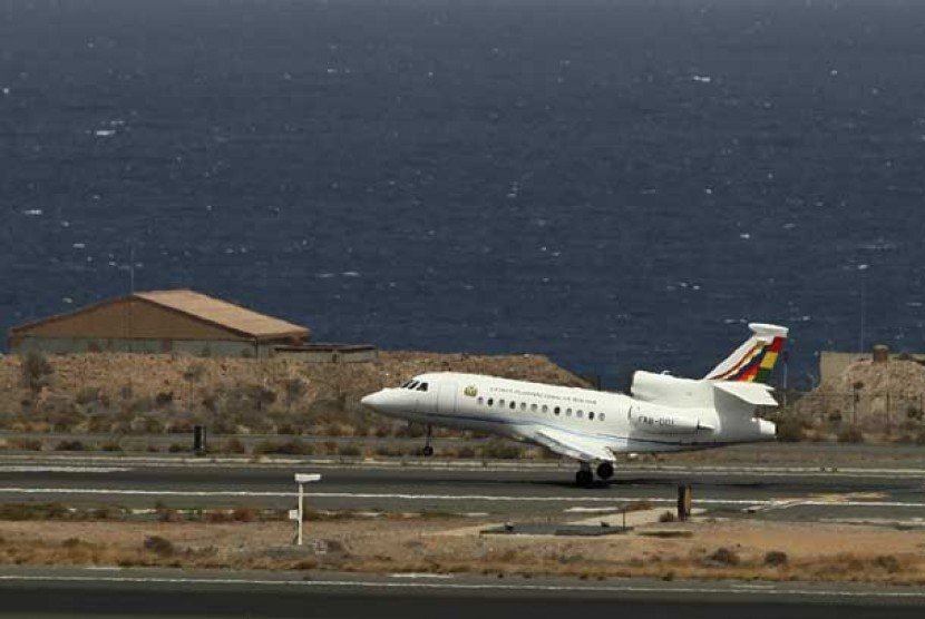   Pesawat yang membawa Presiden Evo Morales.