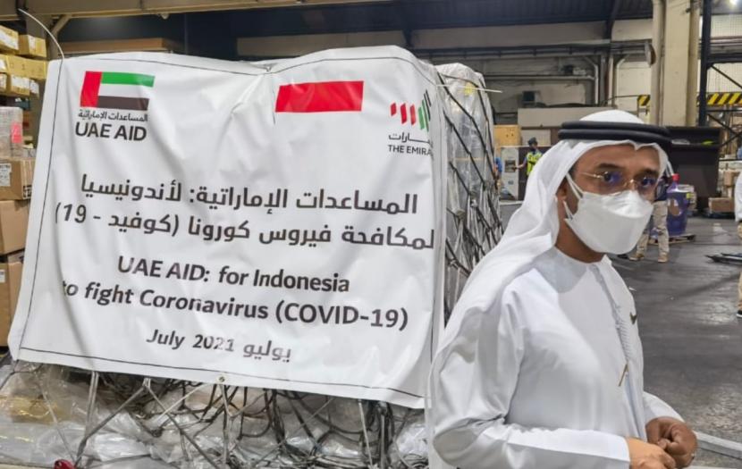 Pesawat yang mengangkut  sekitar 54 ton bantuan darurat kesehatan dari pemerintah Uni Emirat Arab (UEA) telah tiba di Jakarta, Jumat (16/7) dini hari, untuk membantu Indonesia dalam mengatasi lonjakan kasus Covid-19.