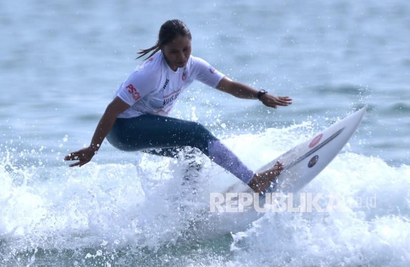 Selancar (ilustrasi). Pemerintah Provinsi (Pemprov) Lampung segera menggelar Kejuaraan Surfing Internasional Krui Pro guna memulihkan sektor pariwisata, pada 11-17 Juni 2022.