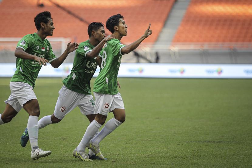Taufany Muslihuddin (kanan) kembali membela Borneo FC pada Liga 1 Indonesia musim 2022/2023.