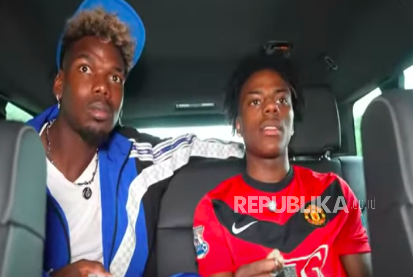 Pesepak bola Paul Pogba (kiri) dan IShowSpeed (kanan) saat siaran live streaming. Dalam kesempatan itu, Speed mengajarkan Pogba beberapa kata bahasa Indonesia.