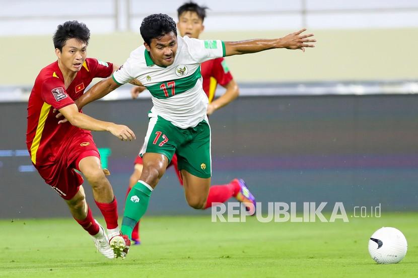 Timnas Indonesia melawan Vietnam pada laga kualifikasi Piala Dunia 2022, Juni lau (ilustrasi). Indonesia kembali bertemu Vietnam, kali ini dalam laga ketiga Grup B Piala AFF 2020.