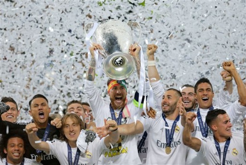 Para pemain Real Madrid saat merayakan gelar juara Liga Champions musim 2015/2016.