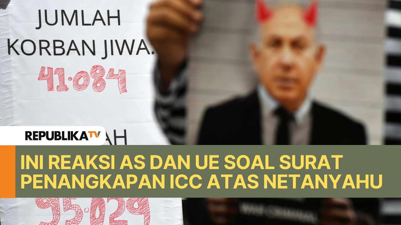 Peserta aksi dari komunitas Baik Berisik Bogor membawa poster bergambar Perdana Menteri Israel Benjamin Netanyahu saat Aksi Bela Palestina di Tugu Kujang, Kota Bogor, Jawa Barat, Jumat (13/9/2024).