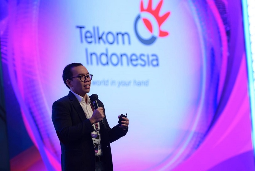 Direktur Digital Business Telkom Muhamad Fajrin Rasyid memberikan paparan terkait peran Web3 dalam mendorong transformasi digital di Indo-Pasifik serta inovasi Telkom di ranah Web3 dan teknologi block