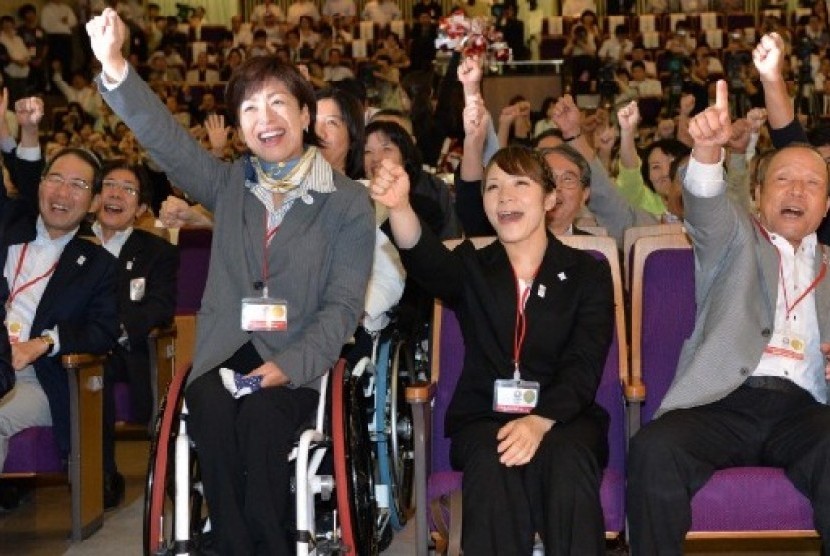 Peserta dari Jepang melonjak kegirangan setelah Tokyo memenangkan pemilihan tuan rumah Olimpiade 2020