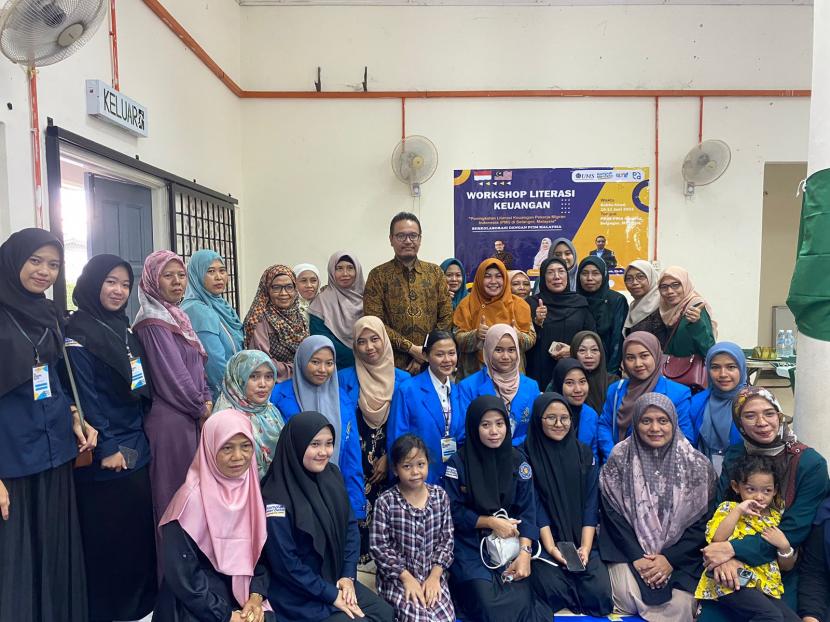 Peserta kegiatan peningkatan literasi Prodi Pendidikan Akuntansi UMS bersama PCIM Malaysia, Senin (19/6/2023).