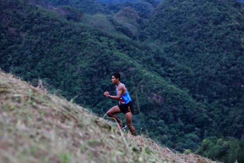 Peserta lari Sawahlunto Coail Trail Marathon 2017. 