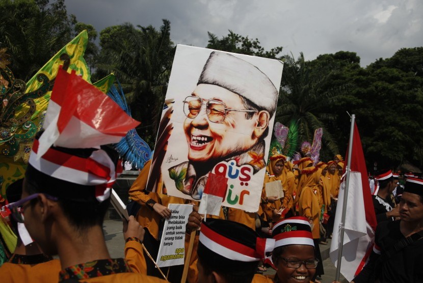 [ilustrasi] Peserta mengikuti Kirab Kebangsaan Berjuta Warna Satu Jiwa Indonesia di Solo, Jawa Tengah, Sabtu (23/2/2019).