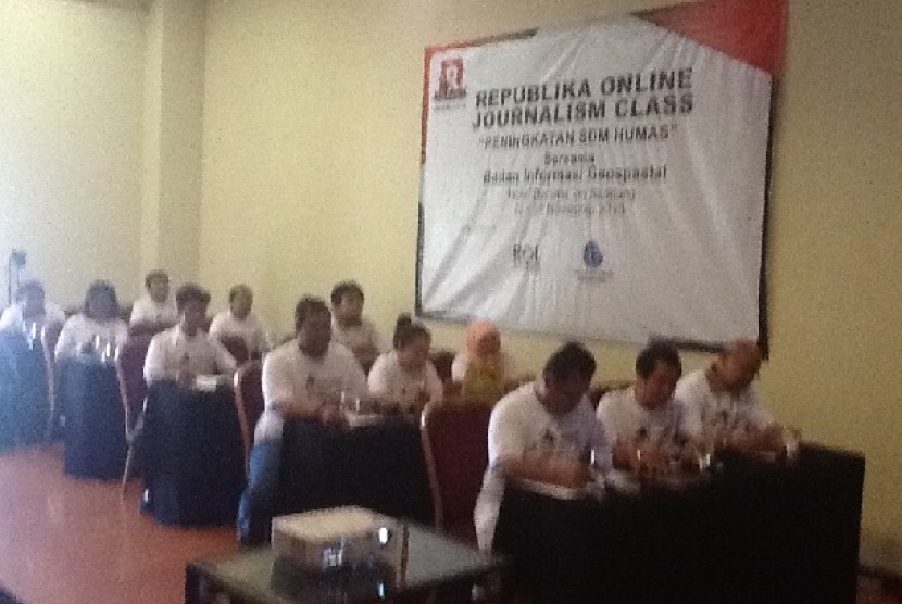 Peserta pelatihan acara Jurnalistik Online yang diadakan Badan Informasi Geospasial dan ROL 